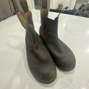 Blundstones